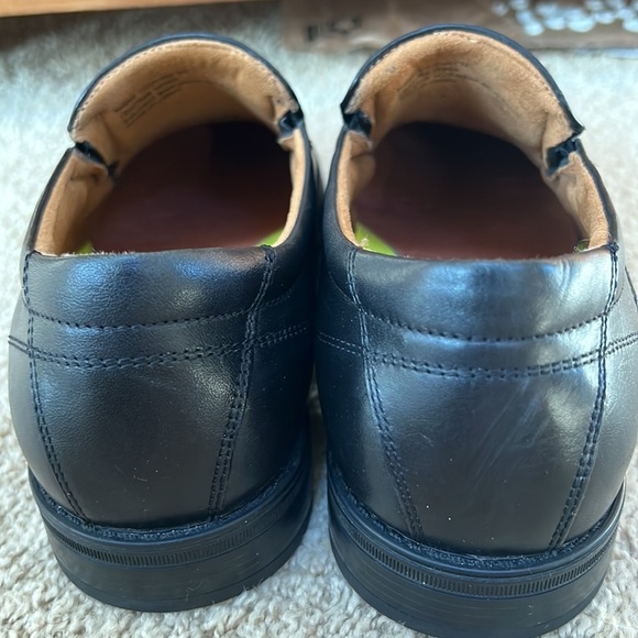 Florsheim ortholite mens SZ 8D black leather loafers.
